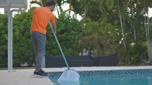 pool cleaning services