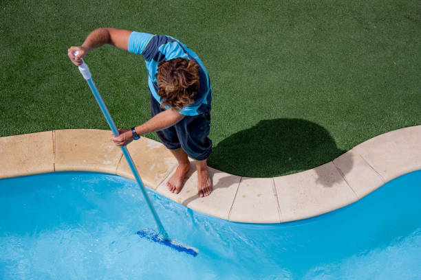 pool cleaning services